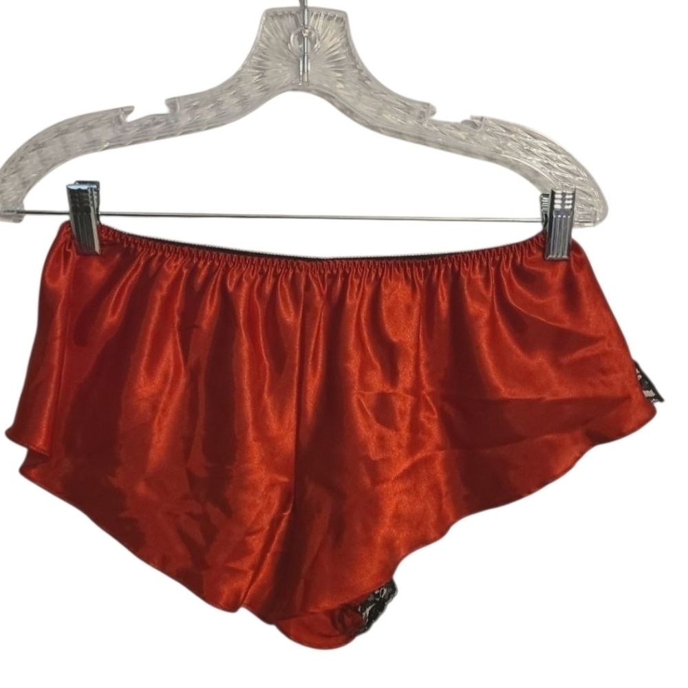 Fredericks of Hollywood | Two-Piece Wrap Top & Shorts Lingerie Set (Size XL) - Picture 15 of 15